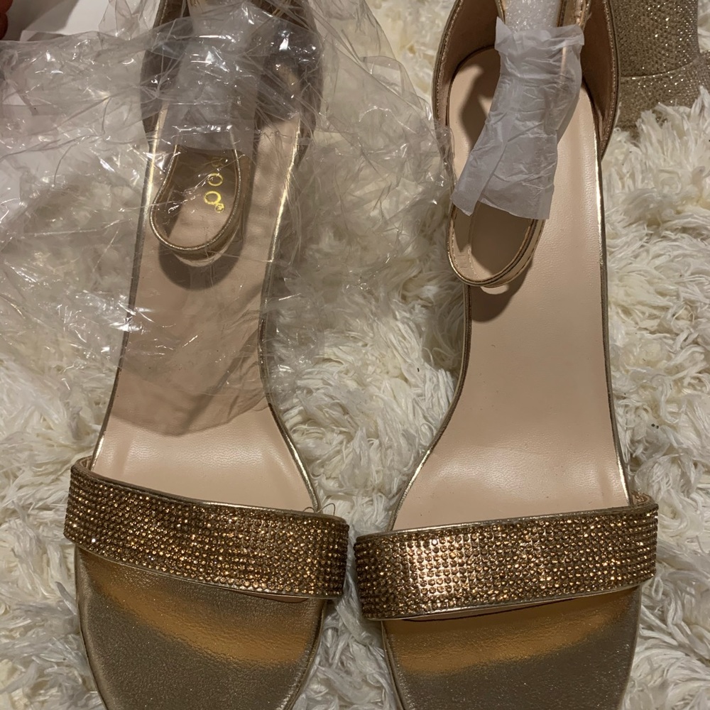 Gold Heels - Picture 6 of 6